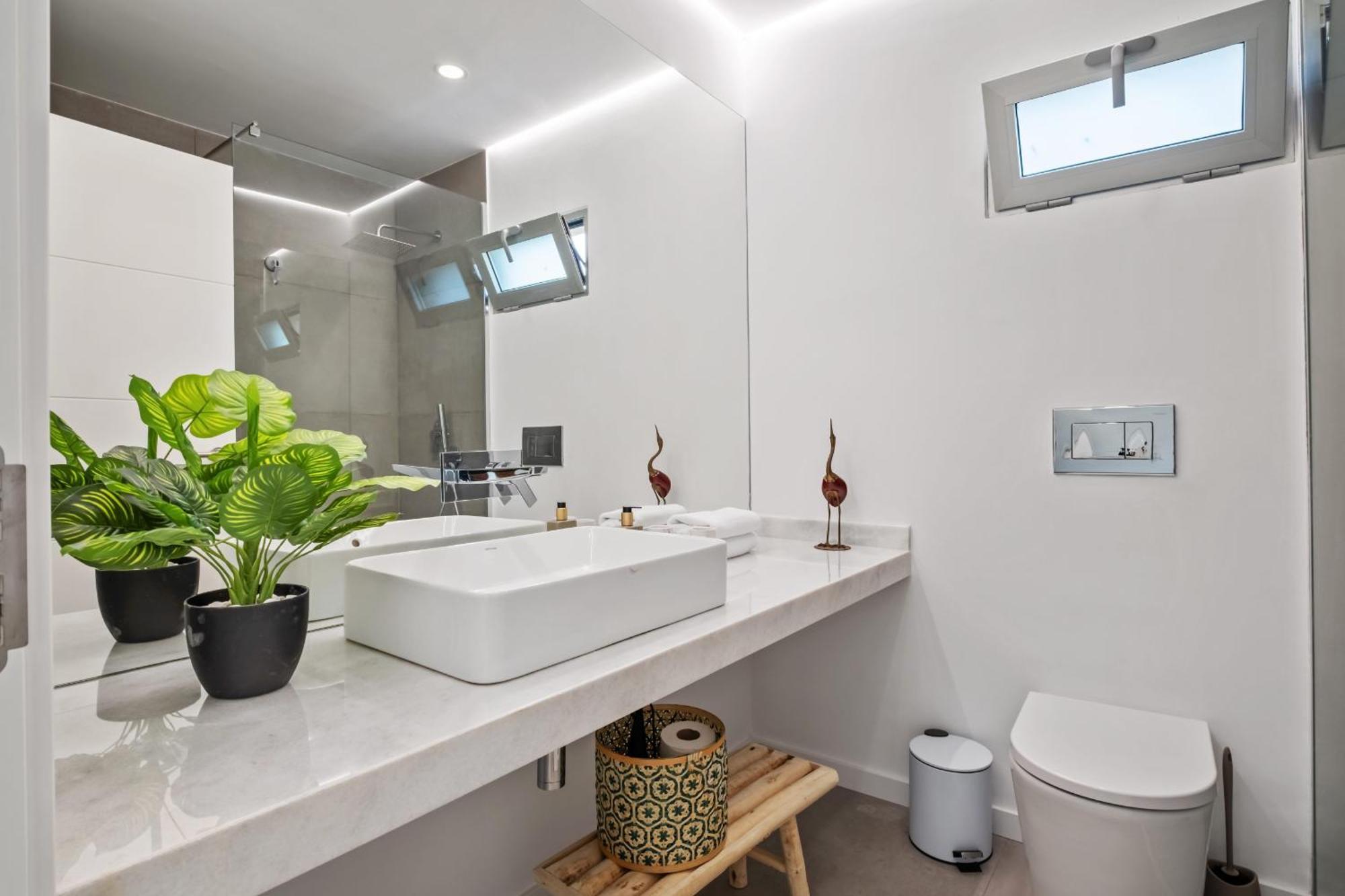 Diogo House - By Wehost